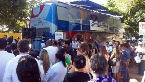 Ônibus leva atendimento para bairros da Capital