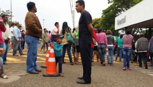 Falta de energia elétrica provoca protestos