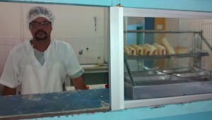 Lei proíbe venda de alimentos prejudiciais em escolas