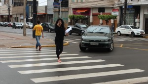 Pedestres reclamam dos semáforos do Centro
