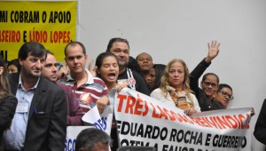 Professores se mobilizam e Governo do Estado recua