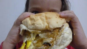 Altos índices de obesidade infantil mostram a necessidade de cuidados com a alimentação