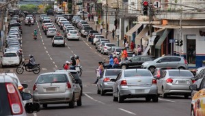 Falta de vagas para estacionar no centro da Capital afeta o comércio