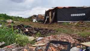 Interdição do aterro no Jardim Noroeste deixa cerca de 400 famílias sem trabalho