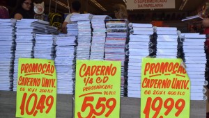 Variação nos preços de material escolar chega a 433% na Capital