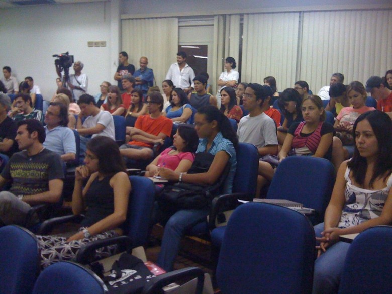 Estudantes de Jornalismo da UFMS