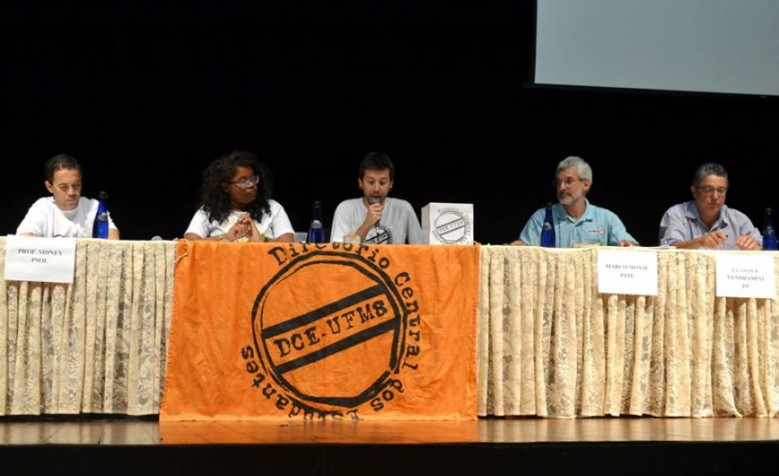 O debate abordou temas como drogas, aborto, transporte, segurança e educação