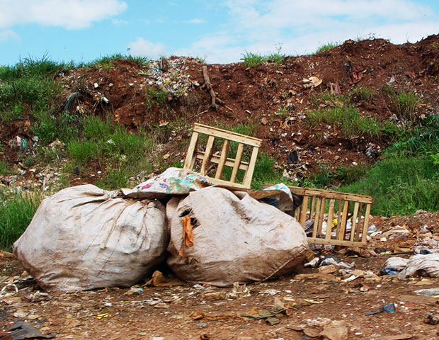 Prefeituras tinham até o dia 31 de julho para encaminhar todo resíduo sólido para aterros sanitários