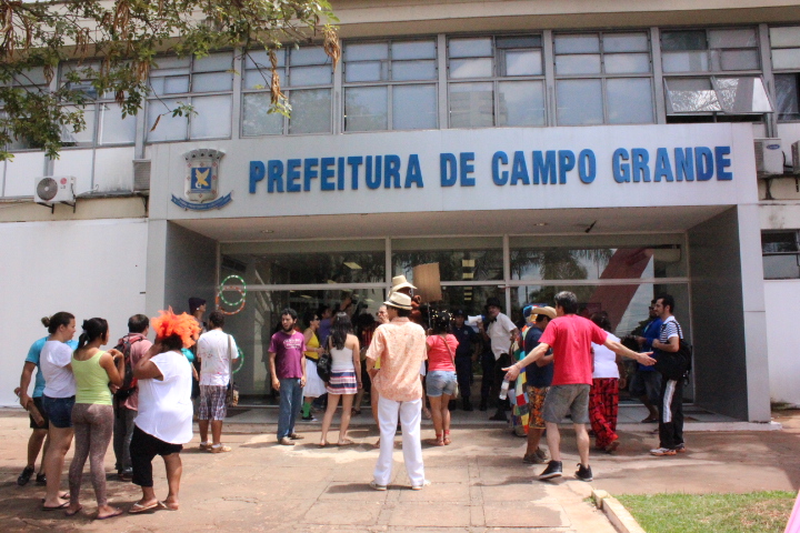 A vereadora Luiza Ribeiro afirma que a Prefeitura gasta R$ 12 milhões com pagamento de comissionados