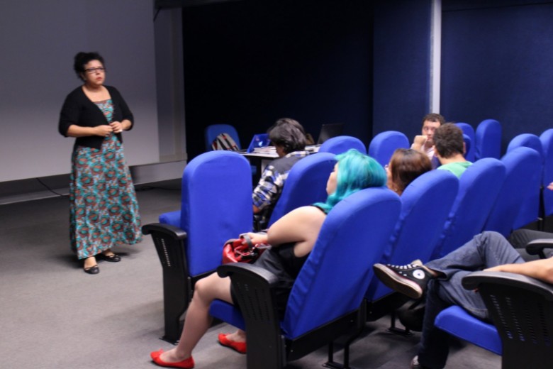 A instrutora do curso, Natara Ney, trabalhou como montadora no filme Pernamcubanos