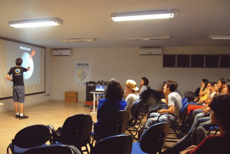 As oficinas são ministradas pelos acadêmicos