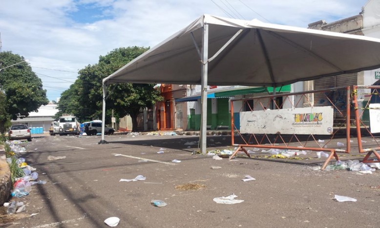 O Carnaval da Esplanada Ferroviária resultou em ruas repletas de lixo