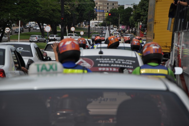 Protesto deixou o trânsito lento na avenida Afonso Pena