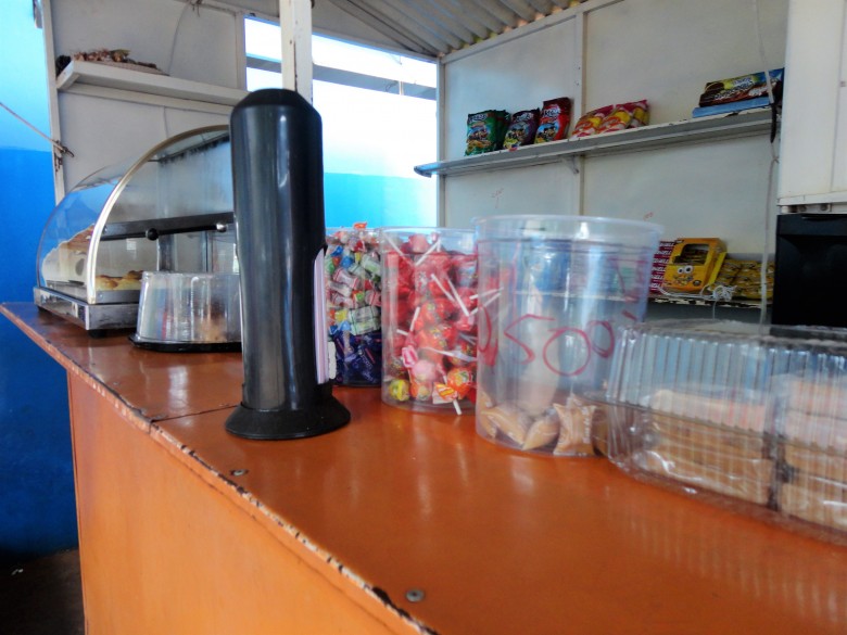 Cantina oferece alimentos considerados prejudiaciais à saúde