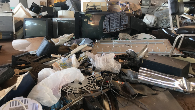 Associação de Recicladores recebe e descarta corretamente e-lixo em Campo Grande