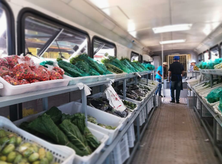 O Ônibus Saladão possui sistema de refrigeração interna para manter a qualidade dos alimentos