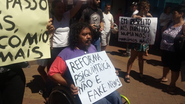 Manifestação contra a internação compulsória no centro de Campo Grande