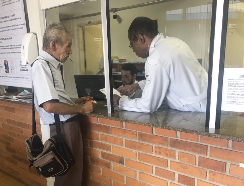 Pessoas acima de 60 anos estão entre as mais atingidas pela doença