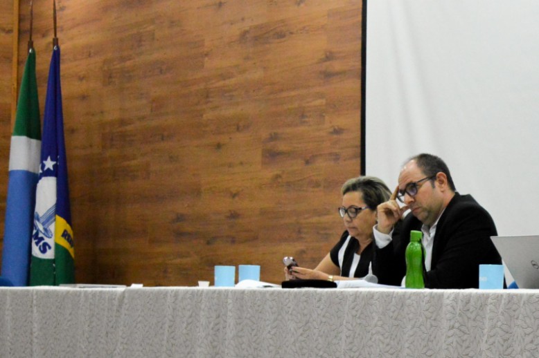 Reitor da UFMS, Turine presidiu reunião marcada por discussões sobre o orçamento da Instituição